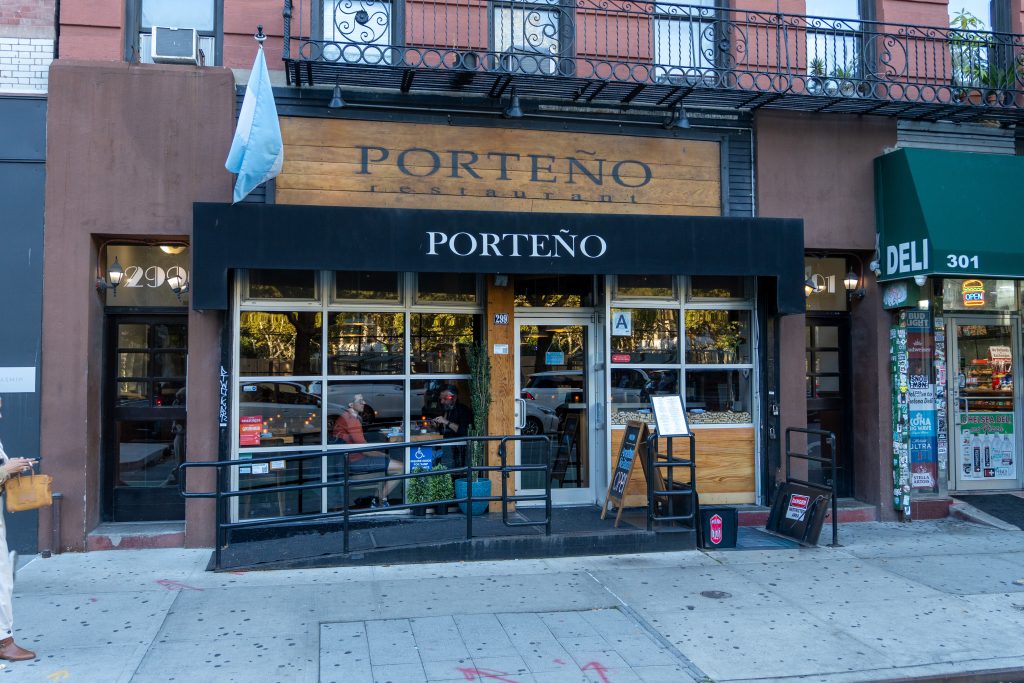 porteno_restaurant_night_near_the_edge_nyc