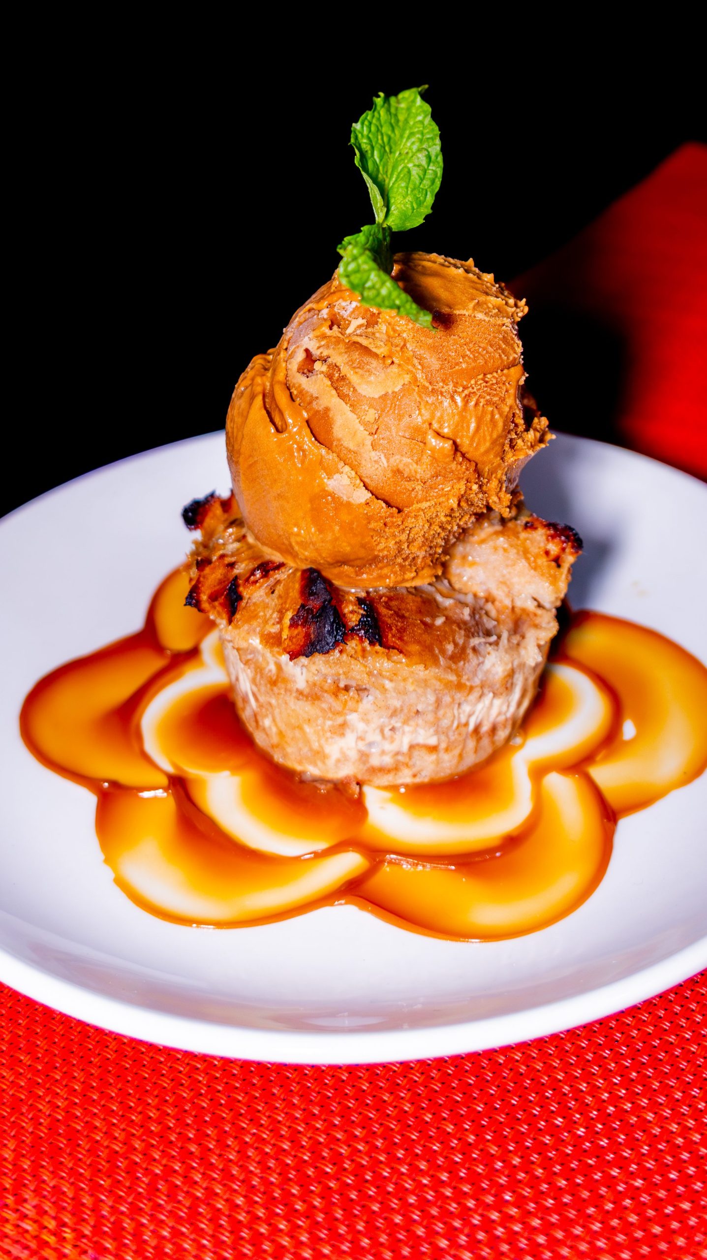 argentinian budding topped with ice cream